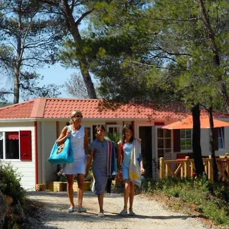 Camping 4 Etoiles - Piscine - Eechdg